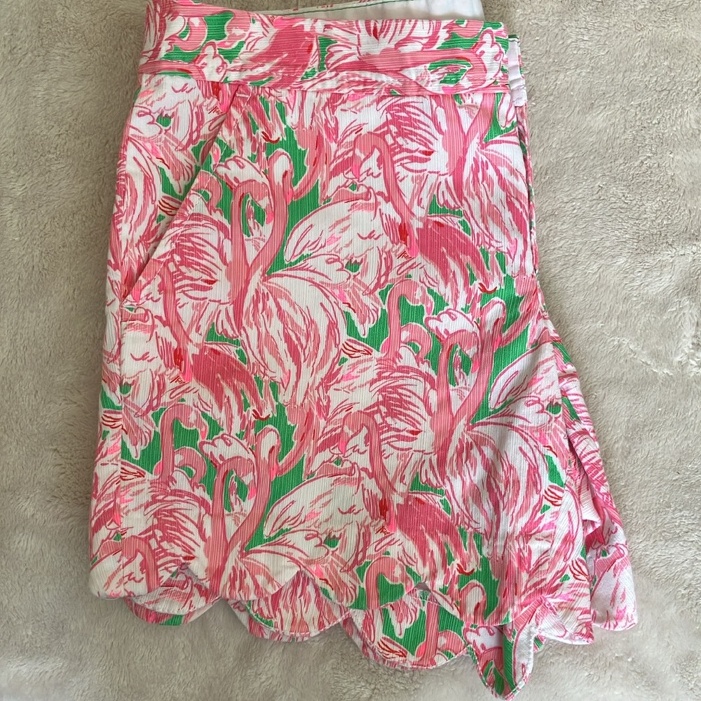 Lilly Pulitzer pretty Tropical shorts - Picture 4 of 9